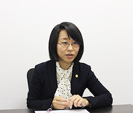 髙玉 亜紀弁護士
